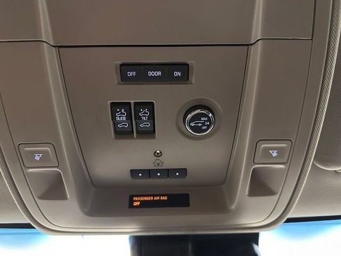Used 2016 Chevrolet Tahoe LTZ AWD/4WD image 13
