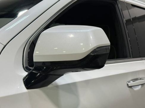 Used 2021 GMC Yukon SLT w/ SLT Premium Package image 10