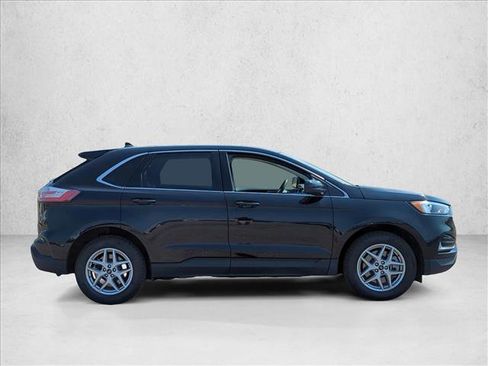 Used 2024 Ford Edge SEL image 4