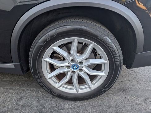 Used 2022 BMW X5 xDrive45e w/ Executive Package image 9