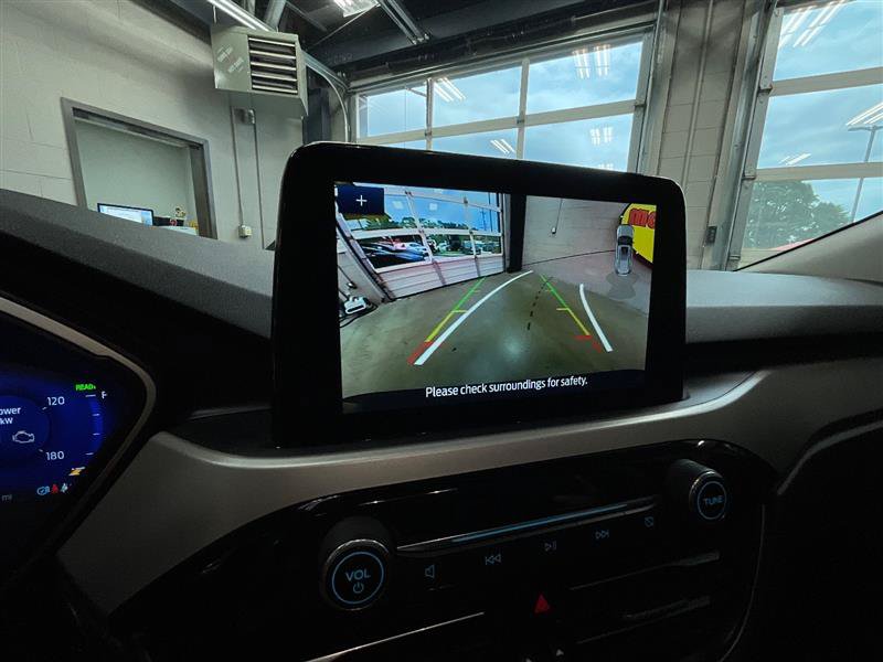Used 2022 Ford Escape SEL w/ Technology Package FWD image 19