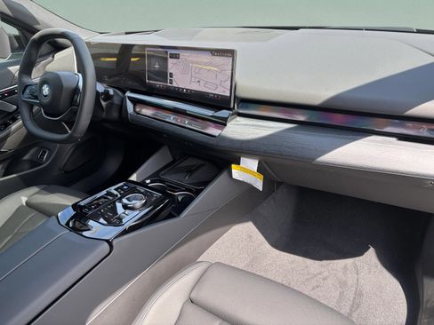 New 2026 BMW i5 eDrive40 w/ Premium Package RWD image 23