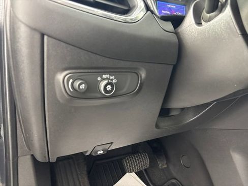 Used 2022 Chevrolet Equinox LT FWD image 19