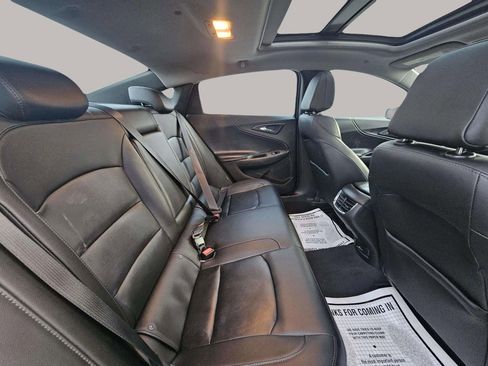 Used 2017 Chevrolet Malibu LT w/ Leather Package image 18