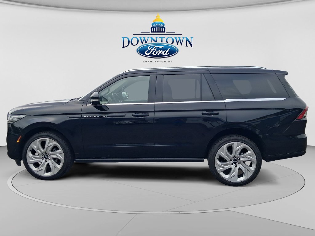 Used 2025 Lincoln Navigator Black Label AWD/4WD image 6