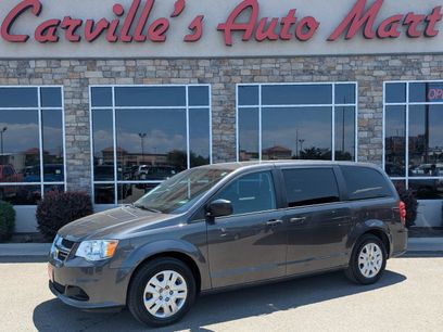 Used 2018 Dodge Grand Caravan SE w/ UConnect Hands-Free Group