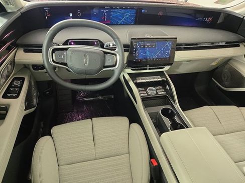 Used 2026 Lincoln Nautilus Reserve AWD/4WD image 10
