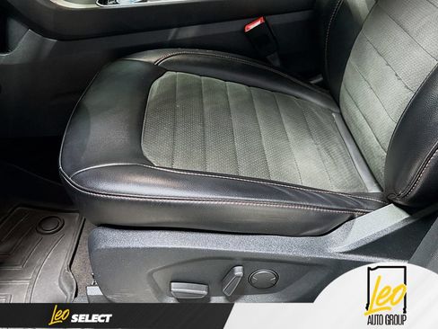 Used 2020 Ford Edge ST-Line w/ Cold Weather Package FWD image 21