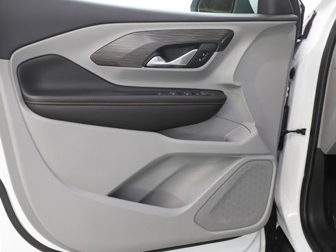 Used 2020 GMC Terrain SLT image 18