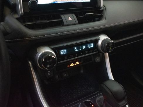 Used 2024 Toyota RAV4 XLE AWD/4WD image 19