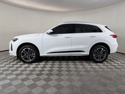 Used 2025 Audi Q5 Premium w/ Convenience Package AWD/4WD image 2