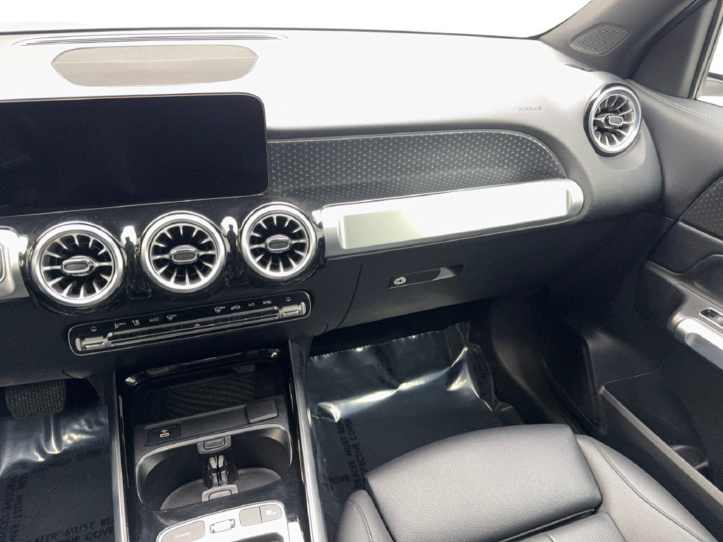 Used 2025 Mercedes-Benz GLB 250 4MATIC image 53