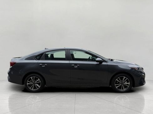 Used 2024 Kia Forte LXS w/ LXS Technology Package FWD image 13