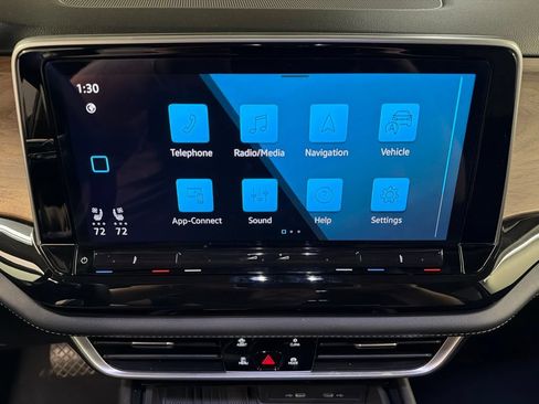 Used 2025 Volkswagen Atlas SE AWD/4WD image 10