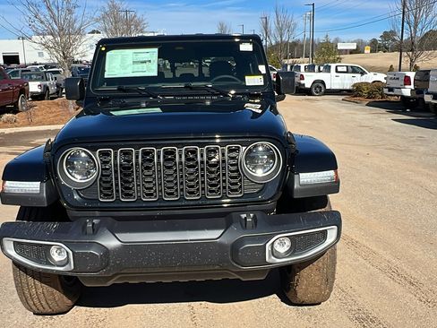 New 2026 Jeep Gladiator Sport image 3