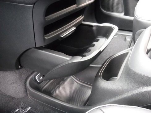 New 2026 Chrysler Pacifica Select w/ S Appearance Package image 40