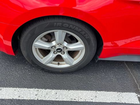 Used 2015 Ford Mustang Coupe RWD image 5