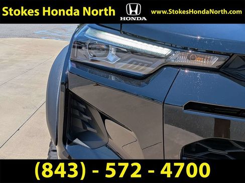 Used 2026 Chevrolet Colorado ZR2 w/ Technology Package AWD/4WD image 12