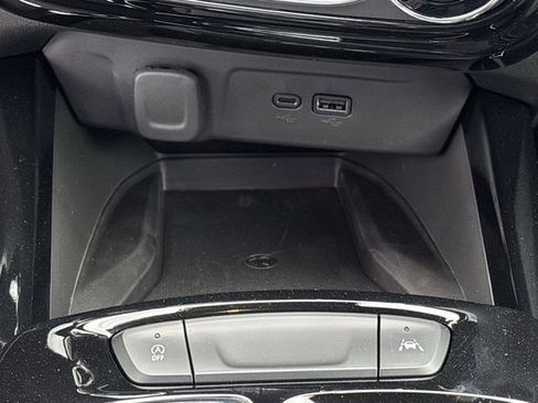 New 2026 Chevrolet Trax RS w/ Sunroof Package FWD image 18