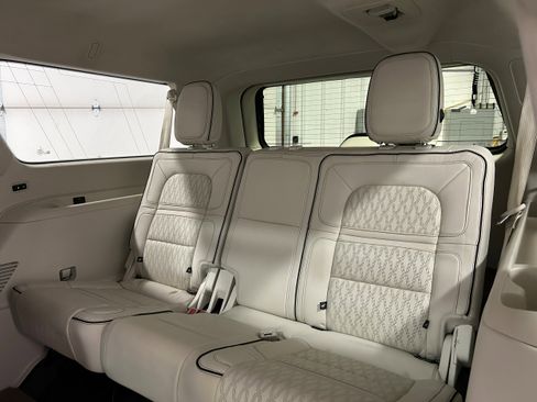 Used 2018 Lincoln Navigator L Black Label w/ Cargo Package image 30