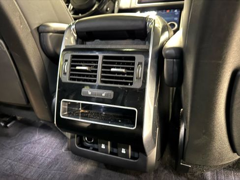 Used 2019 Land Rover Range Rover Sport HSE image 17