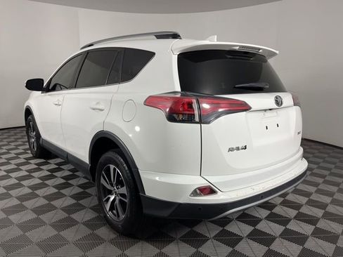 Used 2018 Toyota RAV4 XLE image 7
