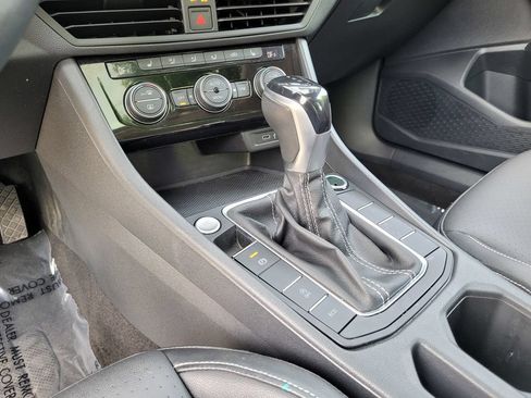 Used 2022 Volkswagen Jetta SE FWD image 21