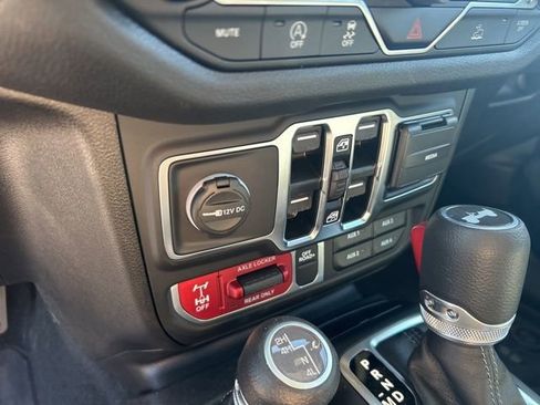 Used 2024 Jeep Wrangler Unlimited Sport AWD/4WD image 13