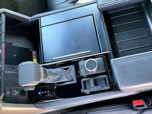 Used 2026 Toyota Sequoia Platinum image 16