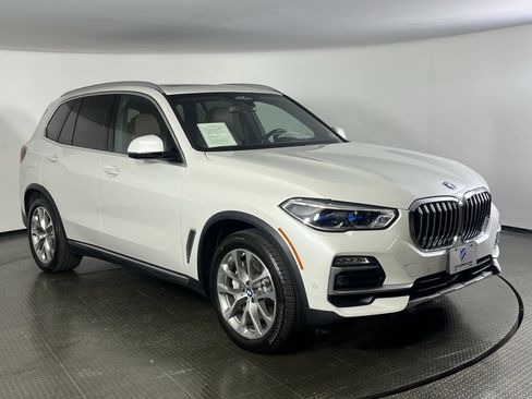 Used 2021 BMW X5 xDrive45e w/ Executive Package image 2