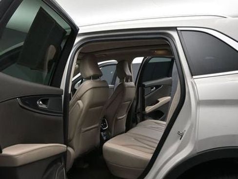 Used 2022 Lincoln Nautilus Reserve AWD/4WD image 17