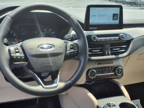 Used 2022 Ford Escape SEL image 7