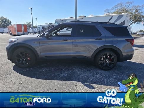 Used 2022 Ford Explorer ST w/ ST Street Pack image 8