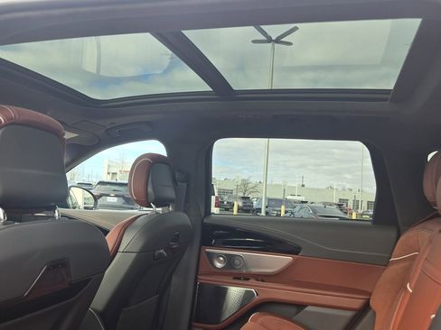 Certified 2024 Lincoln Nautilus Black Label image 8