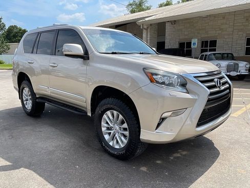 Used 2016 Lexus GX 460 w/ Premium Package AWD/4WD image 3