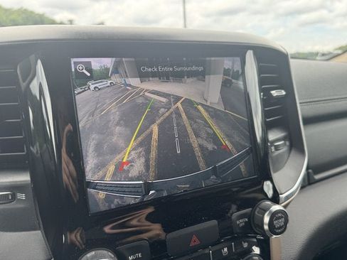 Used 2021 RAM 1500 Laramie AWD/4WD image 23
