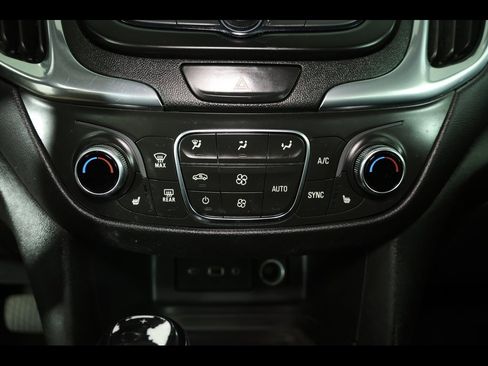 Used 2021 Chevrolet Equinox LT image 14