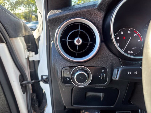 Used 2022 Alfa Romeo Stelvio Ti AWD/4WD image 16