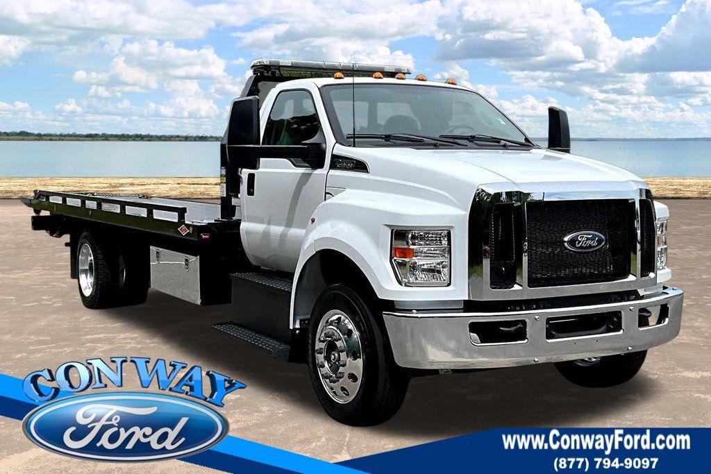 Used 2027 Ford F650 2WD Regular Cab Super Duty image 1