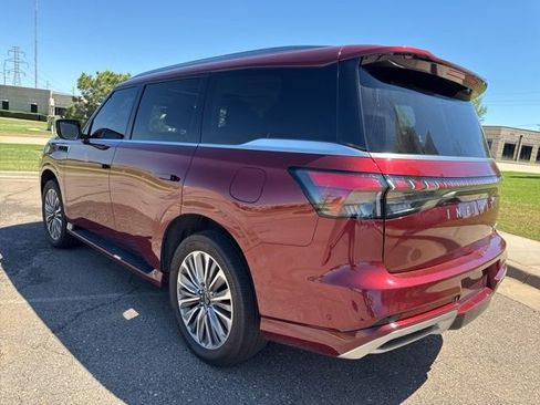 Used 2025 INFINITI QX80 Sensory image 11
