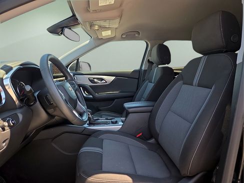 Used 2025 Chevrolet Blazer LT FWD image 16
