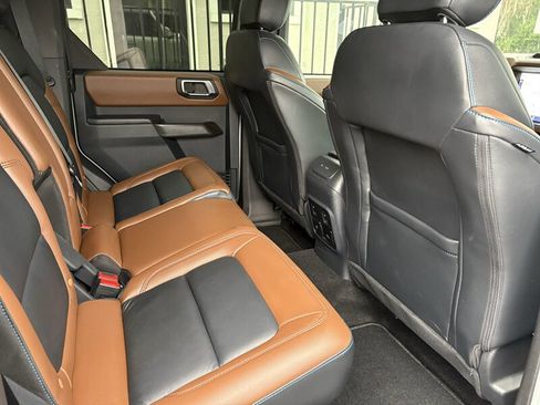 Used 2024 Ford Bronco Outer Banks image 23