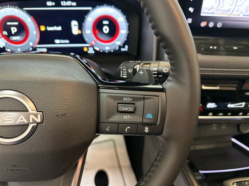 Certified 2025 Nissan Rogue Platinum image 22