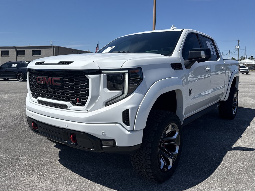 Used 2024 GMC Sierra 1500 AT4 w/ Technology Package AWD/4WD image 4