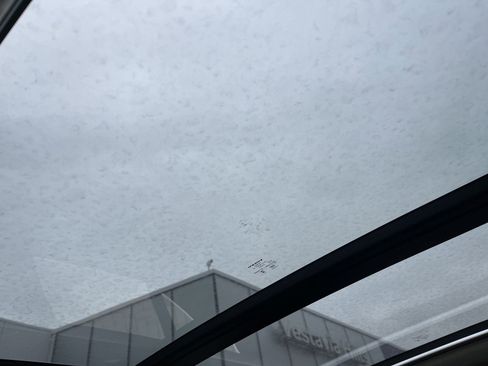 New 2025 Volvo XC40 B5 Core w/ Protection Package Premier image 17