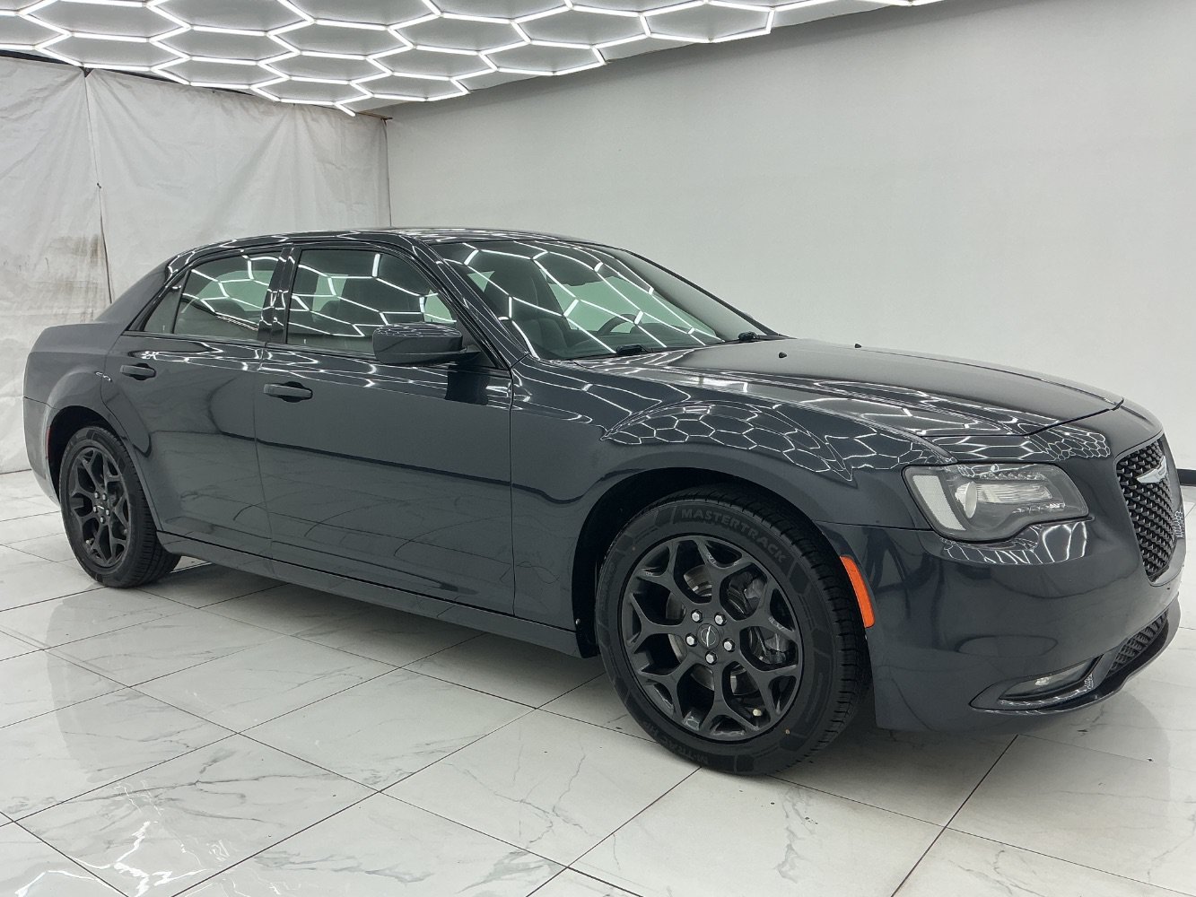 Used 2019 Chrysler 300 S AWD/4WD image 7