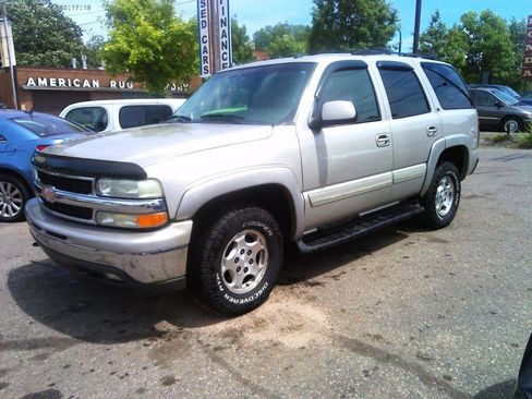 Used 2004 Chevrolet Tahoe LT w/ LT Preferred Equipment Group AWD/4WD image 2