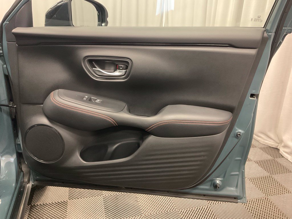 Used 2025 Honda HR-V Sport image 28