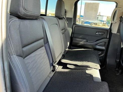 Used 2023 Nissan Frontier SV w/ SV Convenience Package image 22