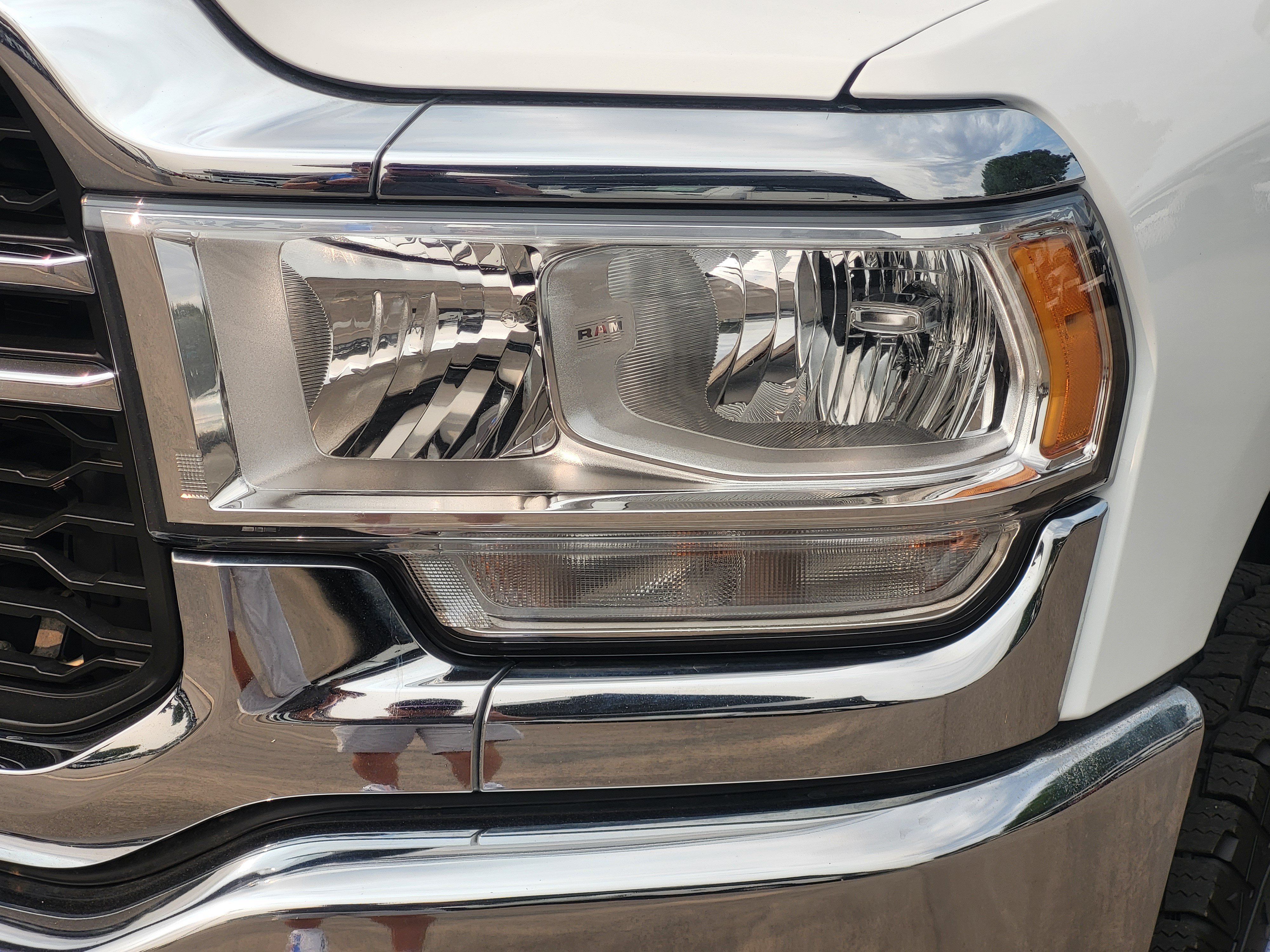 Used 2024 RAM 3500 Tradesman w/ Chrome Appearance Group AWD/4WD image 8